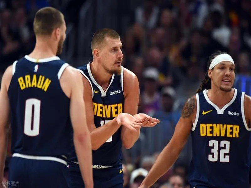 足球报:海港有意杨希,徐彬留洋仍存不确定,西海岸资金有困